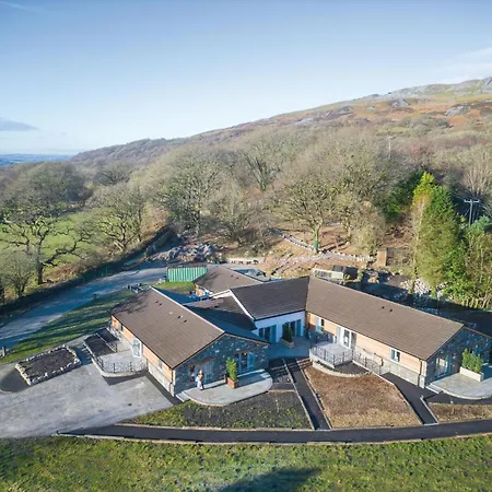 Suite 8 - Sleeping Giant Hotel - Pen Y Cae Inn Brecon Exterior photo