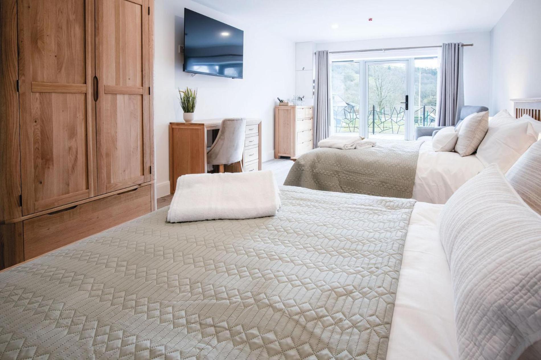 8 - Sleeping Giant - Pen Y Cae Apartment *
