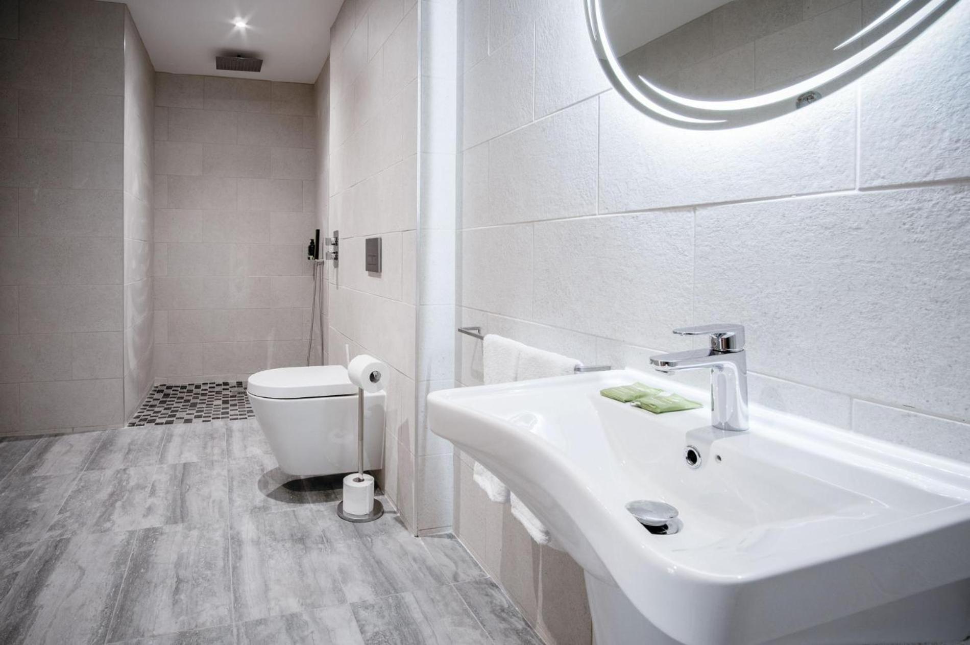 Apartment 8 - Sleeping Giant - Pen Y Cae *
