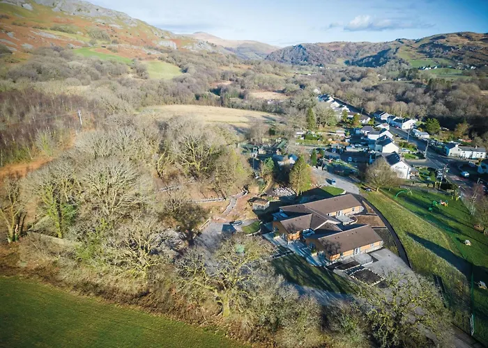 Suite 8 - Sleeping Giant Hotel - Pen Y Cae Inn